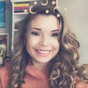Meet your Posher, Hailey